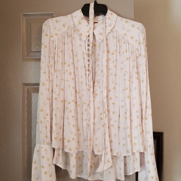 Free People Tops - Free people top bottom down